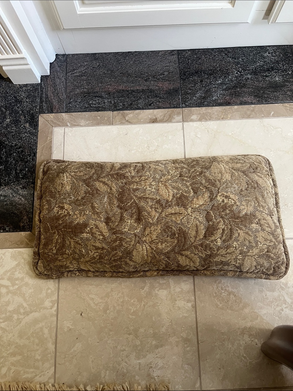 Gold-Toned Leaf Jacquard Lumbar Pillow - Picture 2 of 4